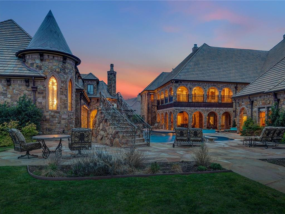 Creating a Mediterranean-style Outdoor Living Space: Designing a Courtyard, Patio, or Pool Area Creating a Mediterranean-style Outdoor Living Space: Designing a Courtyard, Patio, or Pool Area
