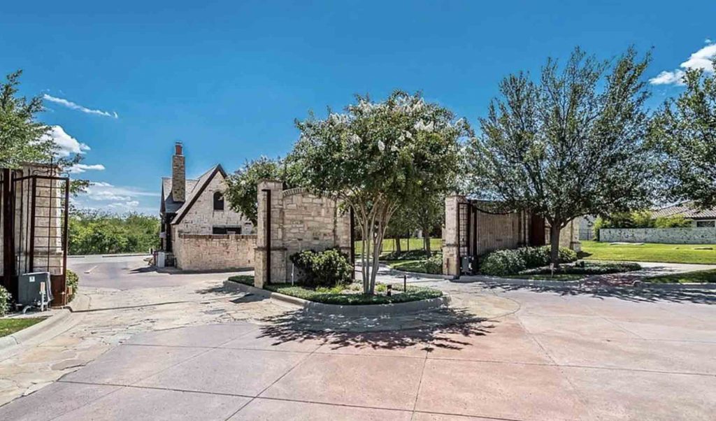 The Impact of Landscape Design on Modern Luxury Homes The Impact of Landscape Design on Modern Luxury Homes